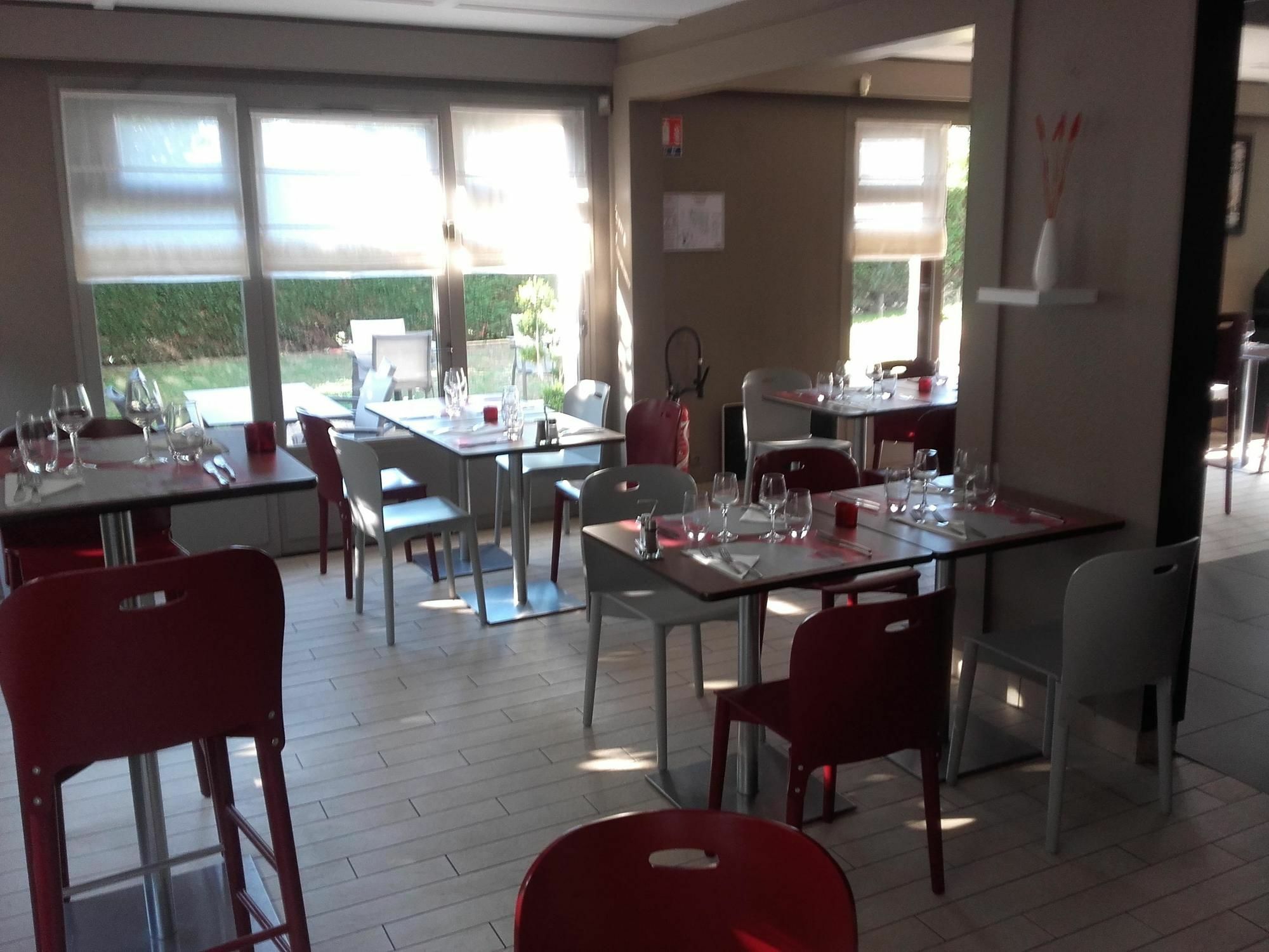 Hotel Restaurant Campanile 3*